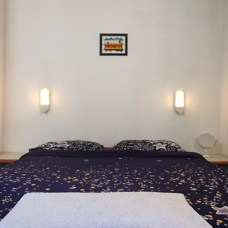 A & H Rooms + Wifi Nice Buitenkant foto