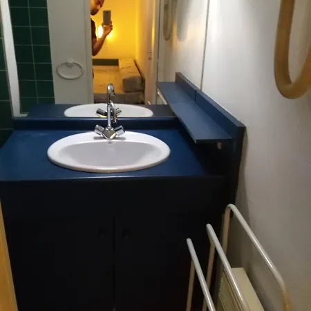 A & H Rooms + Wifi Nice Buitenkant foto